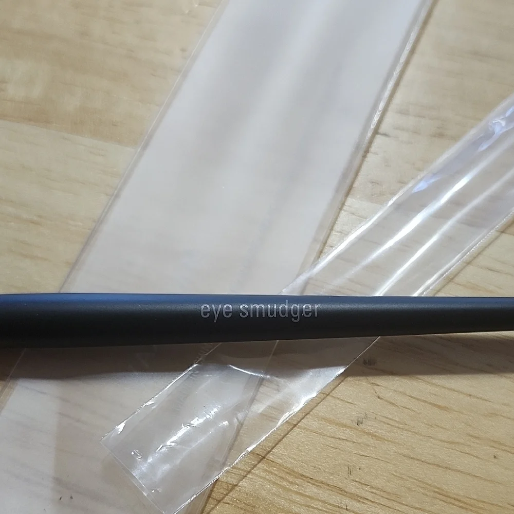 Mary Kay Black Makeup Brush, eye smudger, new in case
